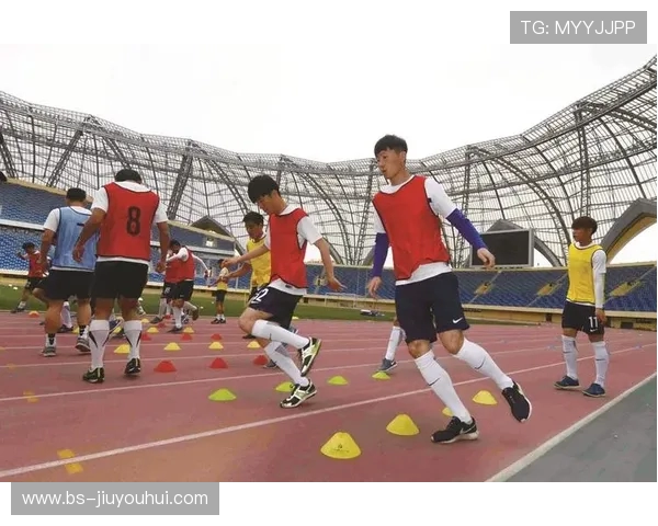 银川足球探秘之旅：从草根到职业的崛起与挑战